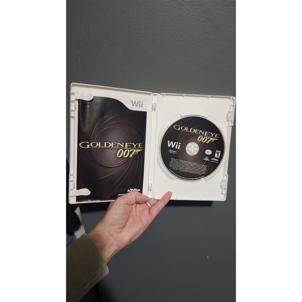 GoldenEye 007 (Nintendo Wii,‎ 2010) James Bond CIB Complete with Manual - Tested - Picture 4 of 4